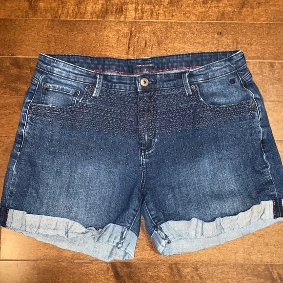 Tommy Hilfiger ladies Denim Shorts - Picture 1 of 7